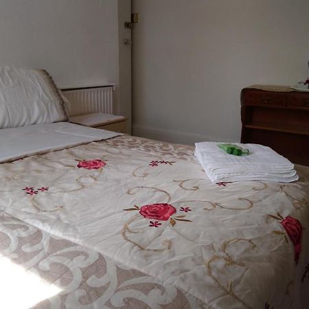 Renovated 4-Bed Home - Sleeps 9 - Parking - Spa Blackpool Eksteriør bilde