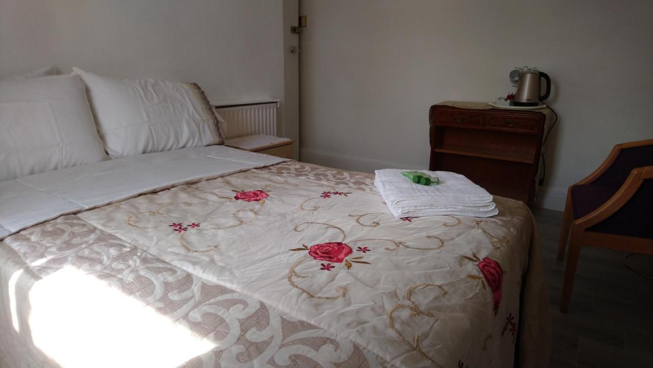 Renovated 4-Bed Home - Sleeps 9 - Parking - Spa Blackpool Eksteriør bilde