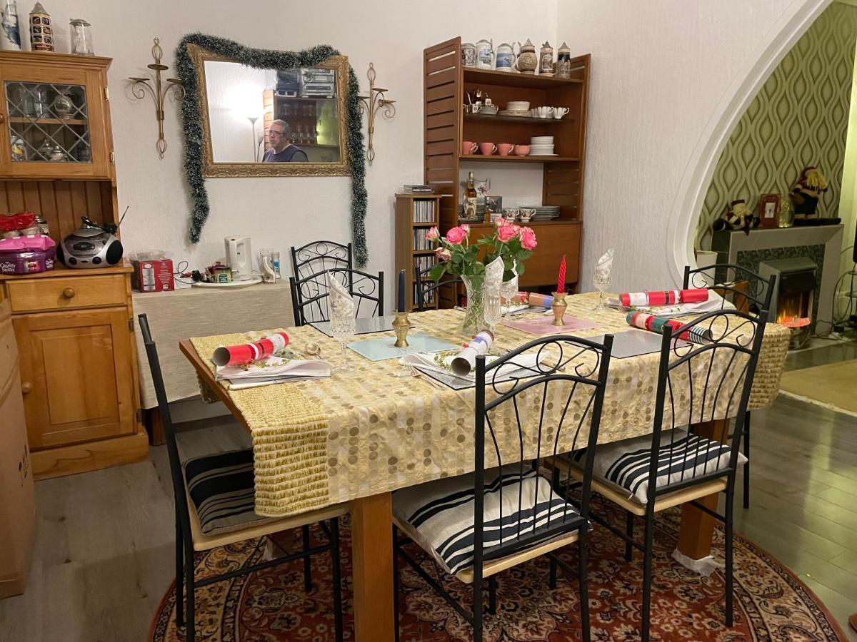 Renovated 4-Bed Home - Sleeps 9 - Parking - Spa Blackpool Eksteriør bilde