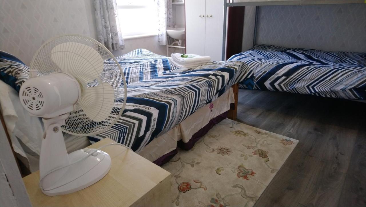 Renovated 4-Bed Home - Sleeps 9 - Parking - Spa Blackpool Eksteriør bilde