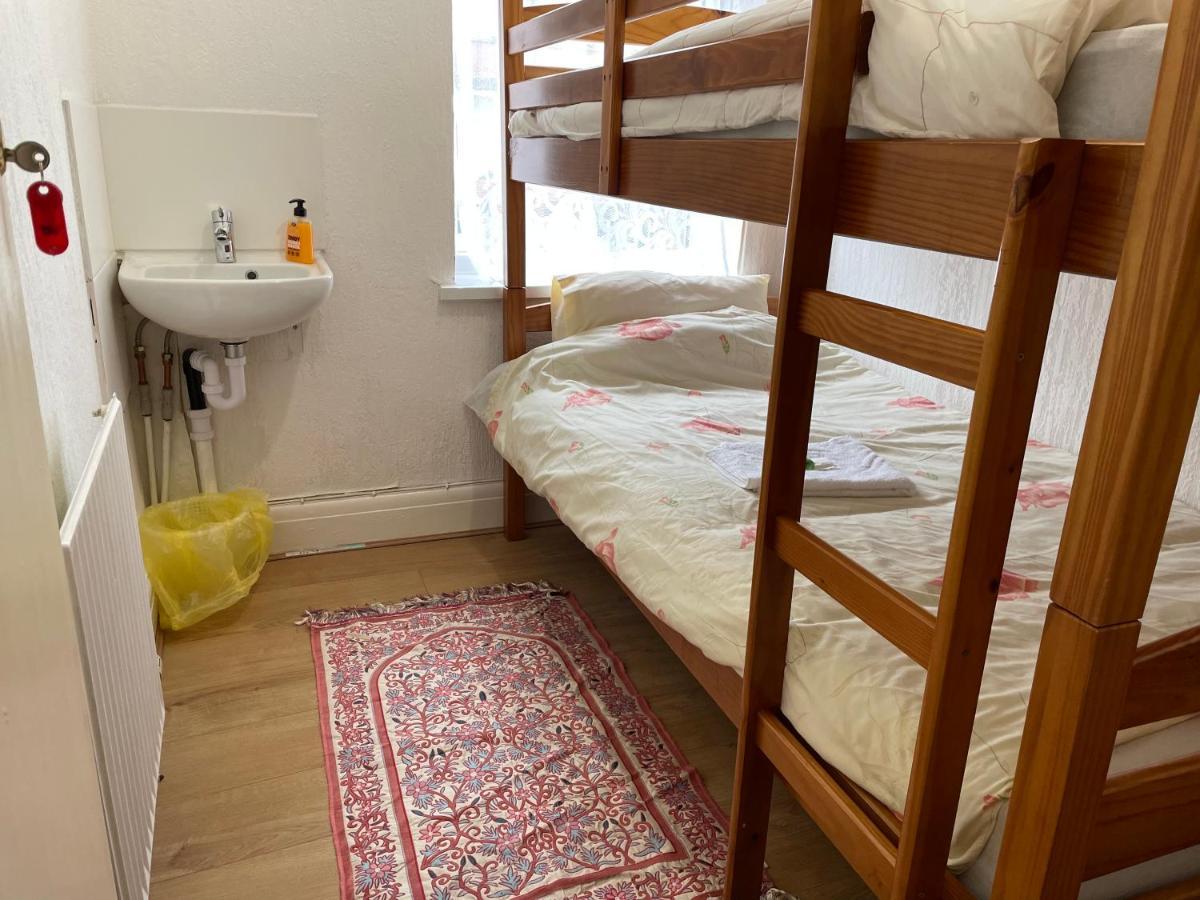 Renovated 4-Bed Home - Sleeps 9 - Parking - Spa Blackpool Eksteriør bilde