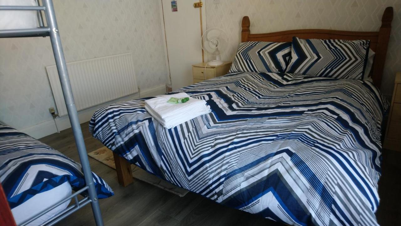 Renovated 4-Bed Home - Sleeps 9 - Parking - Spa Blackpool Eksteriør bilde
